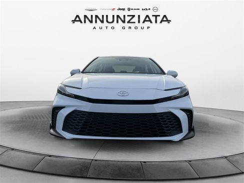 Used 2025 Toyota Camry SE image 8