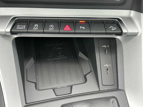 New 2025 Audi Q3 2.0T Premium image 28