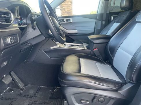 Used 2022 Ford Explorer XLT w/ Equipment Group 202A RWD image 19