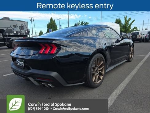 Used 2025 Ford Mustang GT Premium RWD image 5