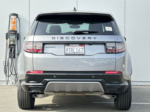 Certified 2025 Land Rover Discovery Sport Dynamic SE image 4