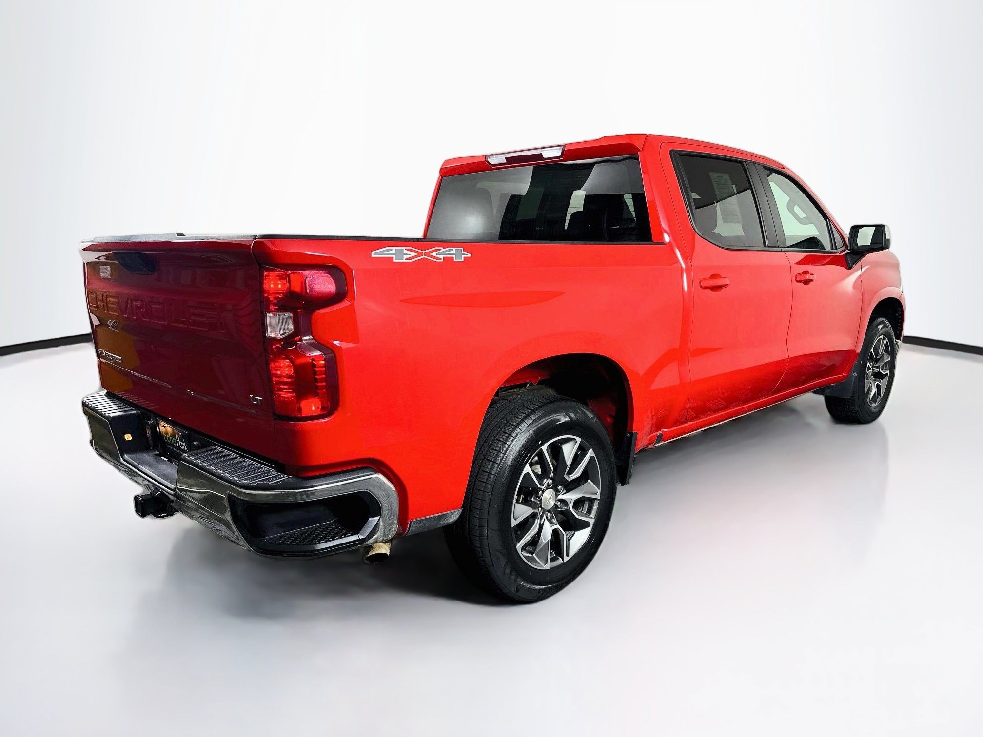 Used 2024 Chevrolet Silverado 1500 LT AWD/4WD image 9