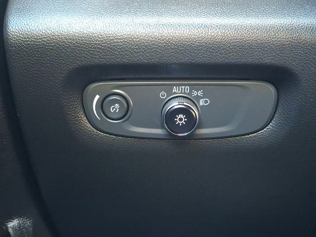 Used 2023 Chevrolet Traverse LT FWD image 27