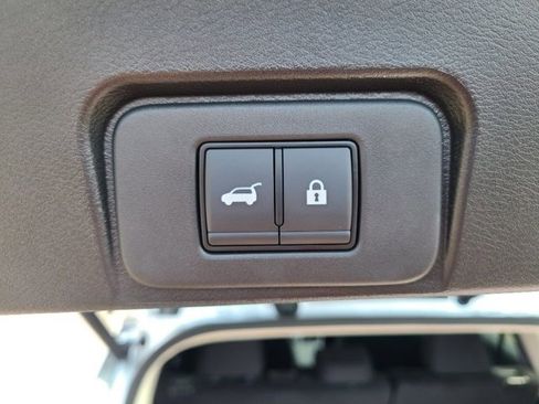 Certified 2024 Nissan Rogue SV image 17