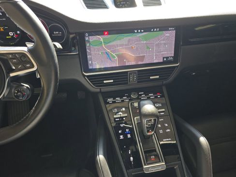 Used 2020 Porsche Cayenne E-Hybrid Coupe w/ Premium Plus Package image 9