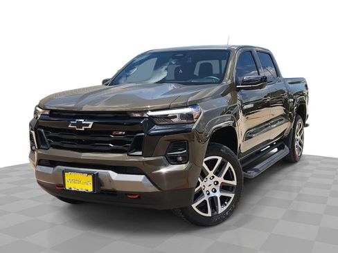 Used 2024 Chevrolet Colorado Z71 w/ Z71 Convenience Package 2 AWD/4WD image 1