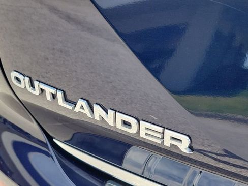 Used 2024 Mitsubishi Outlander SE Black Edition FWD image 9
