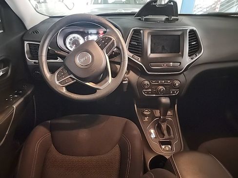 Used 2021 Jeep Cherokee Latitude AWD/4WD image 5