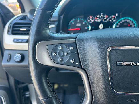 Used 2020 GMC Yukon Denali w/ Denali Premium Package image 14