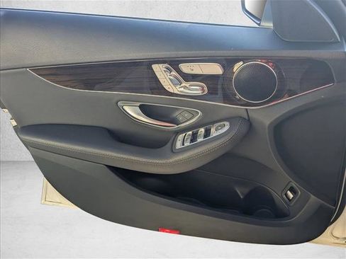 Used 2019 Mercedes-Benz C 300 Sedan image 9