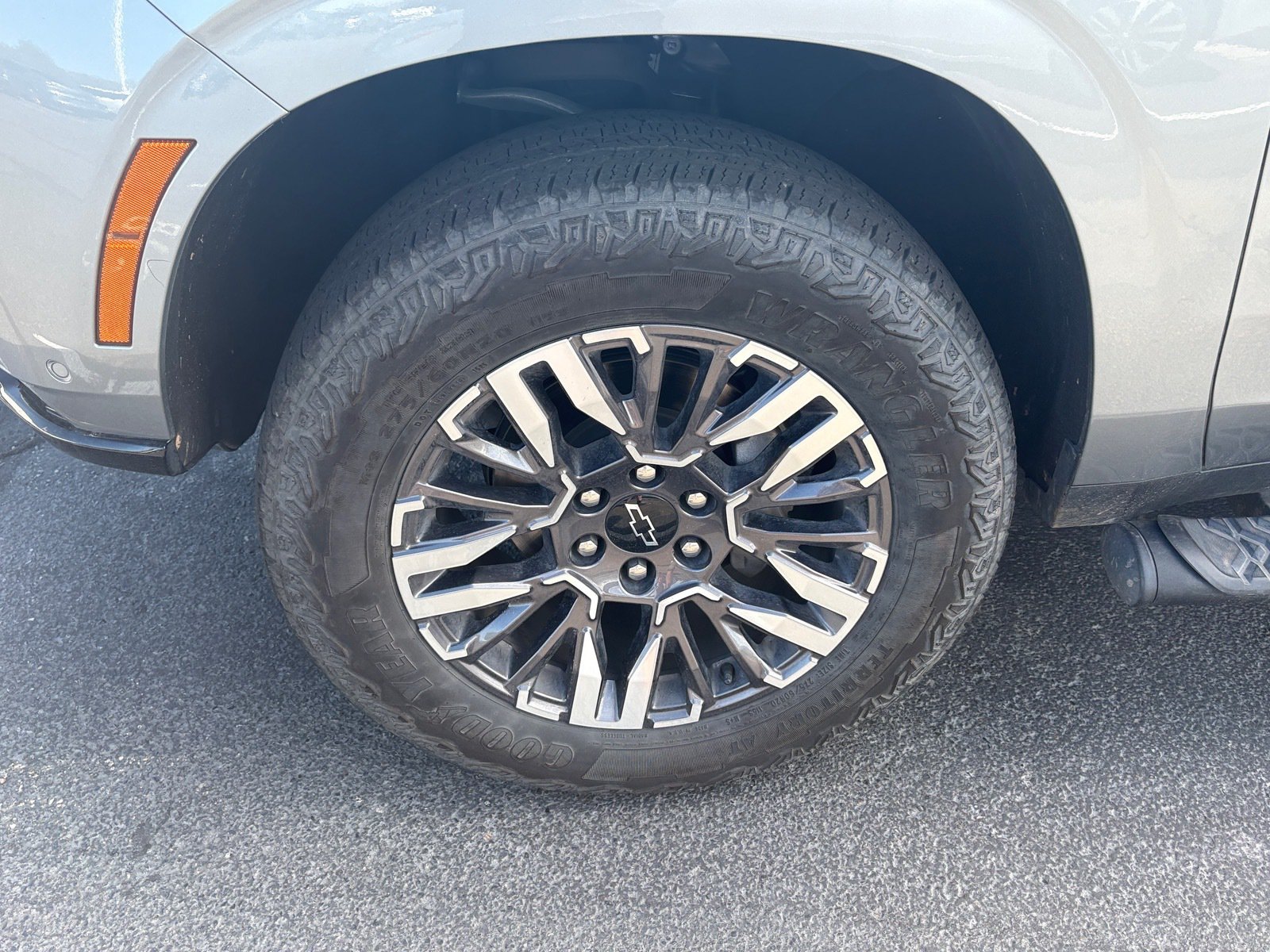 Used 2025 Chevrolet Tahoe Z71 AWD/4WD image 5
