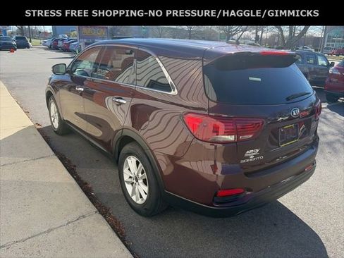 Used 2019 Kia Sorento LX image 3