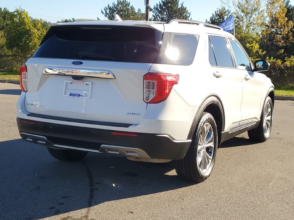 Used 2023 Ford Explorer XLT w/ Equipment Group 202A AWD/4WD image 4