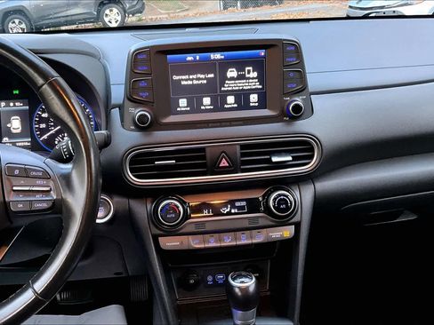 Used 2021 Hyundai Kona Limited image 6