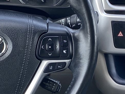 Certified 2018 Toyota Highlander XLE image 20