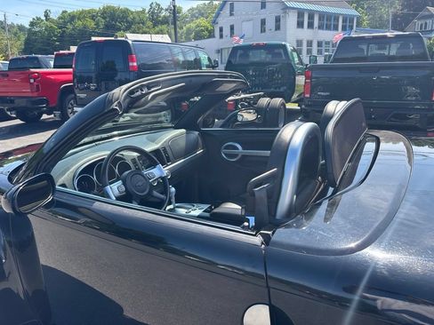 Used 2004 Chevrolet SSR w/ Preferred Equipment Group RWD image 26