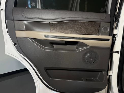 Used 2018 Ford Expedition Limited w/ Equipment Group 301A AWD/4WD image 20