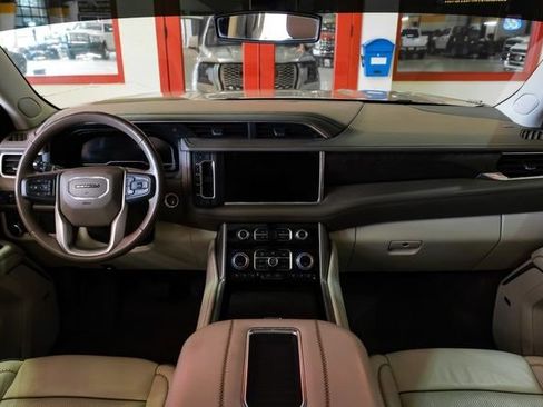 Used 2022 GMC Yukon XL Denali image 15