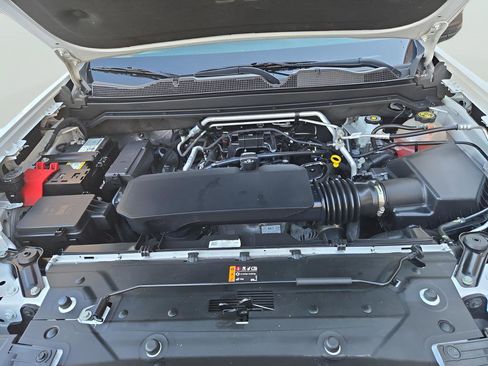 Used 2023 Chevrolet Colorado LT AWD/4WD image 26