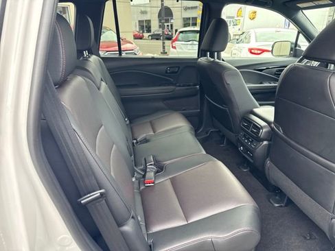 Used 2025 Honda Passport Black Edition image 19