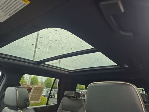 Used 2023 Chevrolet Tahoe Premier image 26