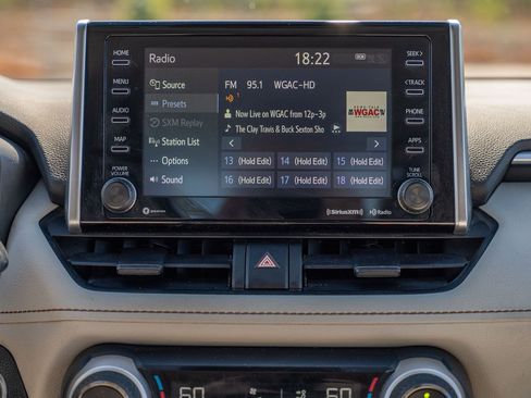 Used 2021 Toyota RAV4 XLE w/ Convenience Package image 28