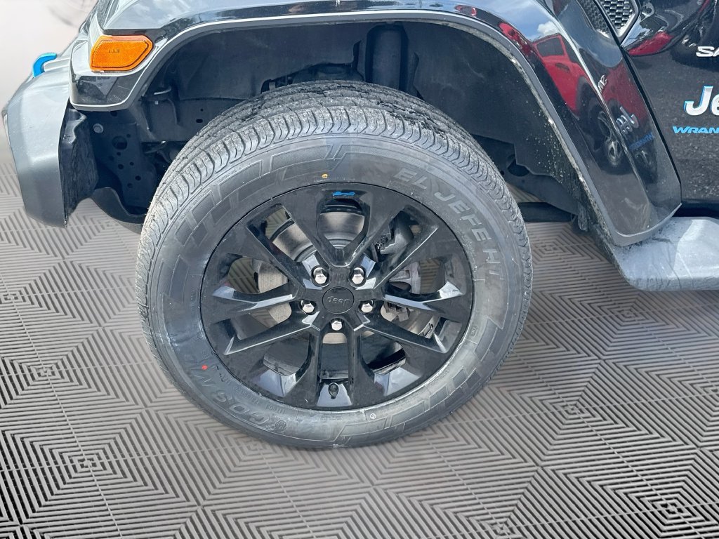 Certified 2023 Jeep Wrangler Unlimited Sahara AWD/4WD image 33