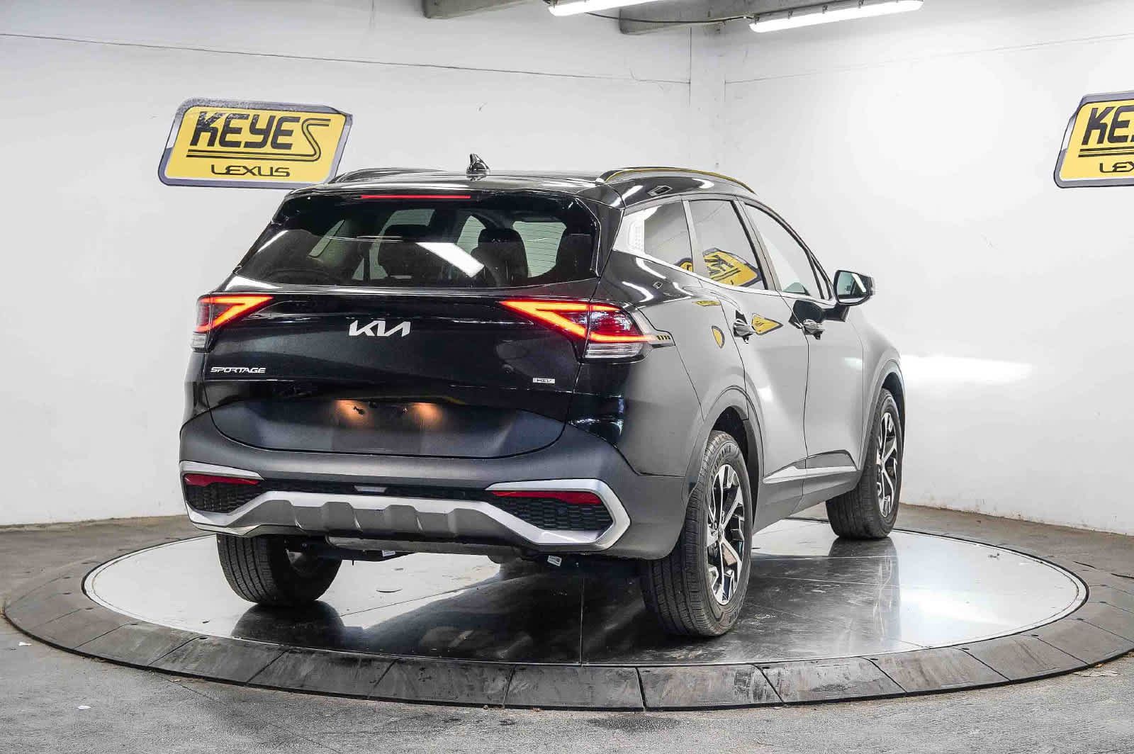 Used 2024 Kia Sportage EX w/ EX Premium Package AWD/4WD image 4