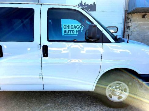 Used 2017 Chevrolet Express 3500 LT w/ LT Preferred Equipment Group image 27