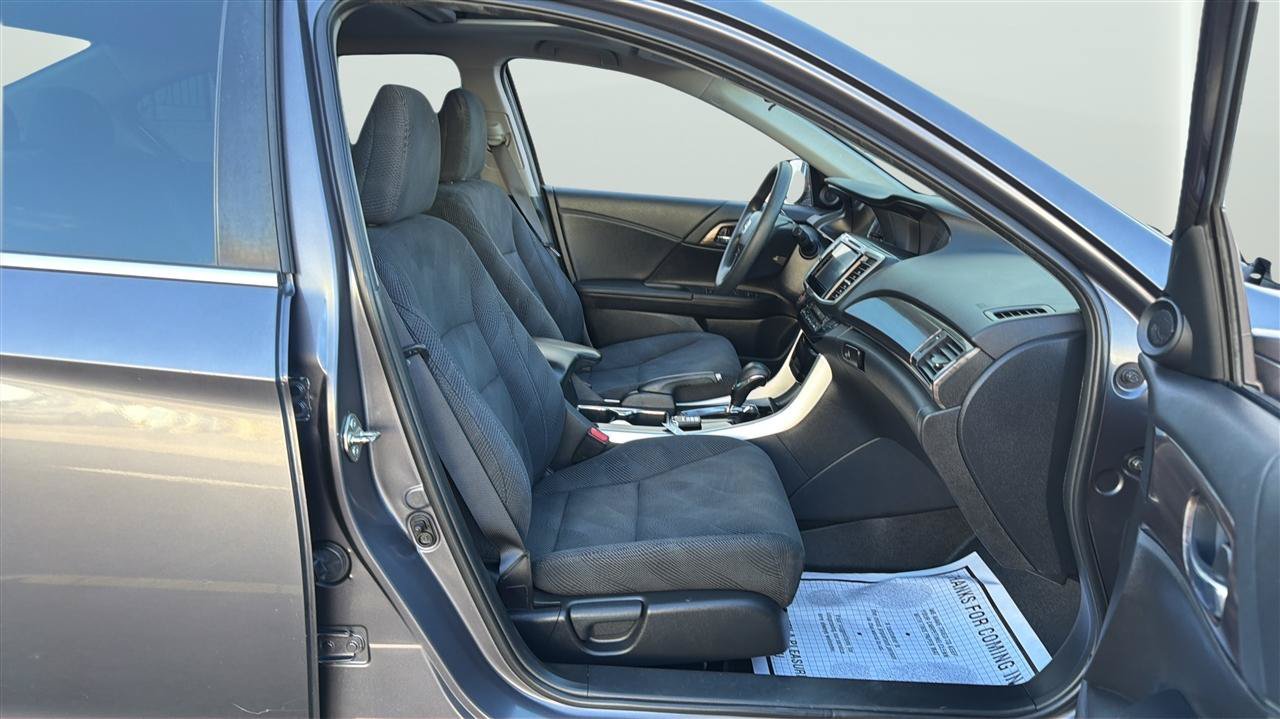 Used 2016 Honda Accord EX image 13