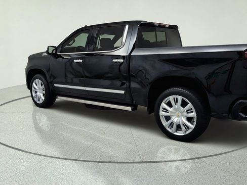 Certified 2023 Chevrolet Silverado 1500 High Country w/ High Country Premium Package AWD/4WD image 3