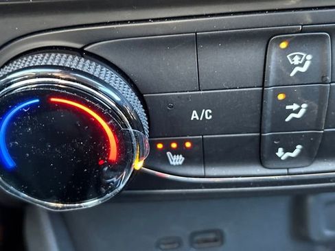 Used 2024 Buick Encore GX Preferred w/ Comfort Package image 17