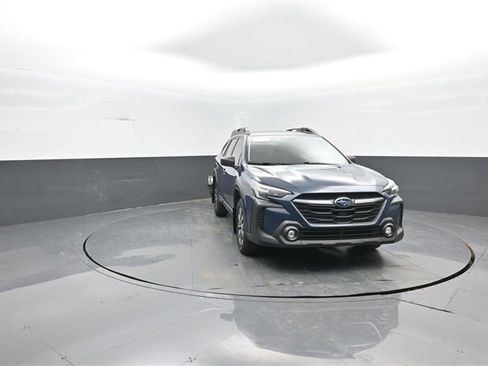 Used 2025 Subaru Outback w/ Popular Package #1A image 2