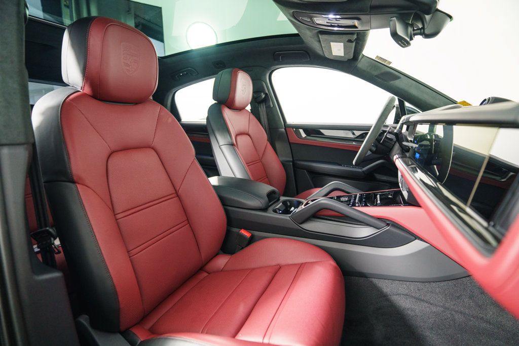 Certified 2026 Porsche Cayenne GTS AWD/4WD image 22
