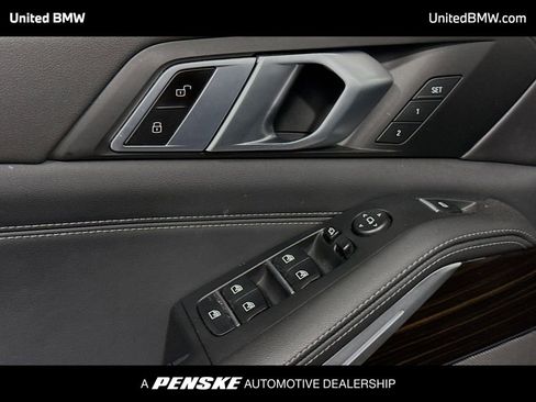 Used 2024 BMW X5 xDrive40i w/ Premium Package image 3