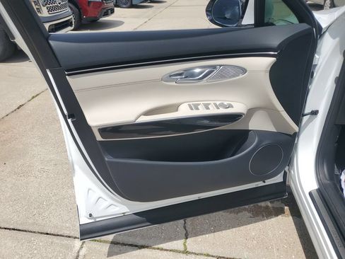 Used 2025 Genesis GV70 2.5T AWD/4WD image 24