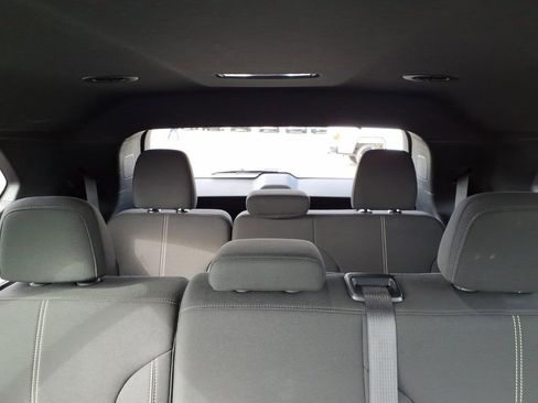 Used 2025 GMC Acadia Elevation image 13