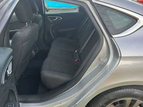 Used 2016 Chrysler 200 Limited w/ Convenience Group image 17