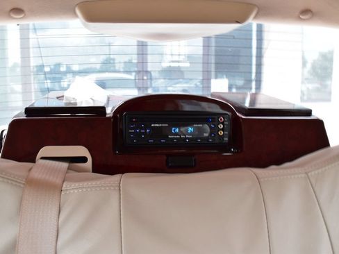 Used 2007 Lincoln Town Car Executive RWD image 27