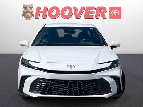 Used 2025 Toyota Camry SE w/ Convenience Package FWD image 6