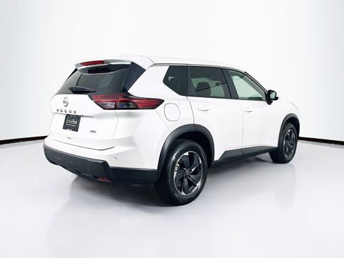 Used 2025 Nissan Rogue SV image 9