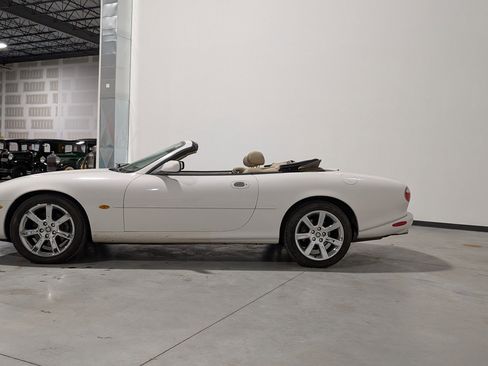 Used 2003 Jaguar XK8 Convertible image 6