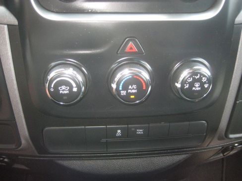 Used 2014 RAM 1500 Express image 20
