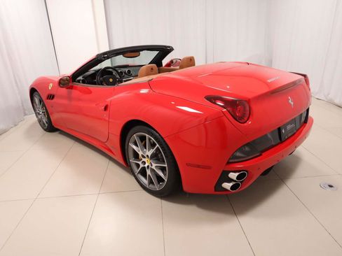 Used 2014 Ferrari California RWD image 14