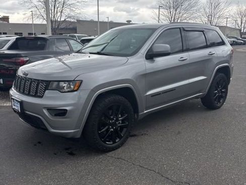 Used 2019 Jeep Grand Cherokee Altitude image 8