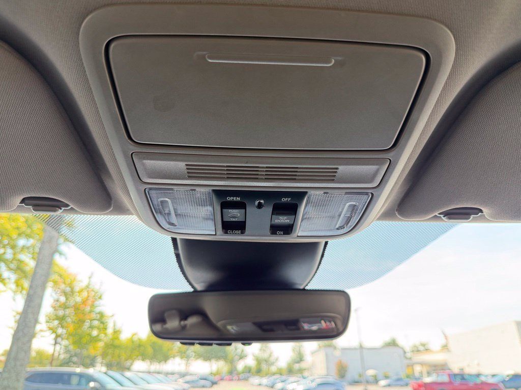 Certified 2024 Honda Odyssey EX-L image 16