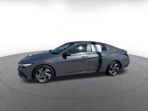 Used 2025 Hyundai Elantra SEL image 7
