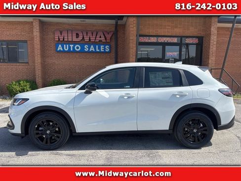 Used 2026 Honda HR-V Sport image 1
