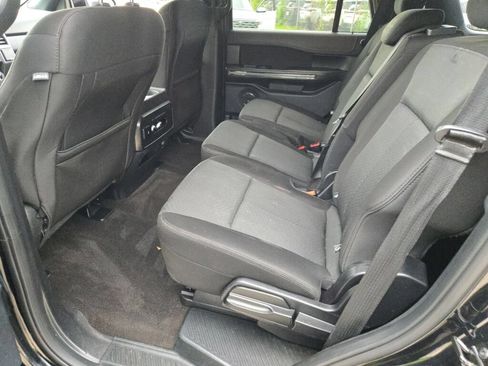 Used 2021 Ford Expedition XLT w/ Black Accent Package AWD/4WD image 17