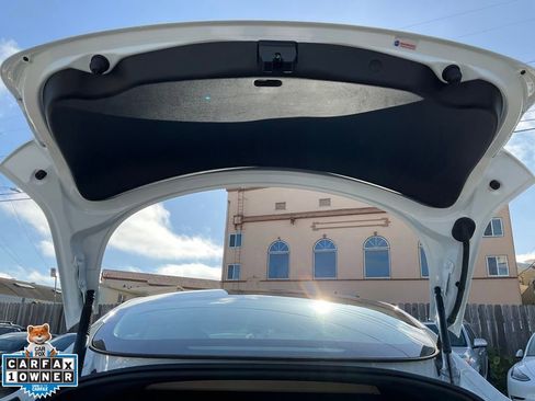 Used 2023 Tesla Model 3 Performance image 9